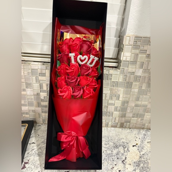 Other - Red Rose Bouquet whit light